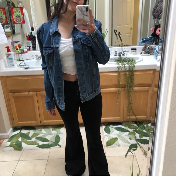 LEVIS - Classic Men’s Vintage Fit Trucker Jacket - Picture 10 of 10